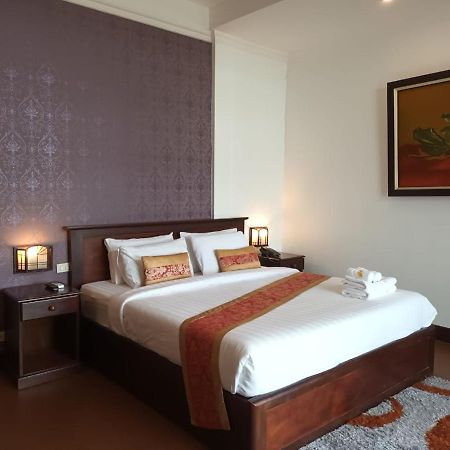 Seasons Riverside Hotel Виентиане Екстериор снимка