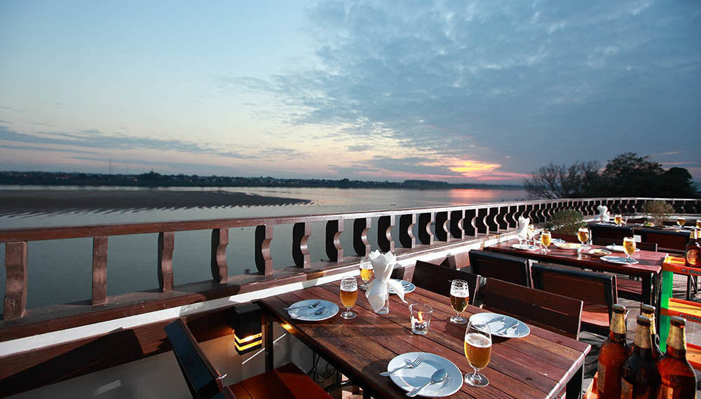 Seasons Riverside Hotel Виентиане Екстериор снимка