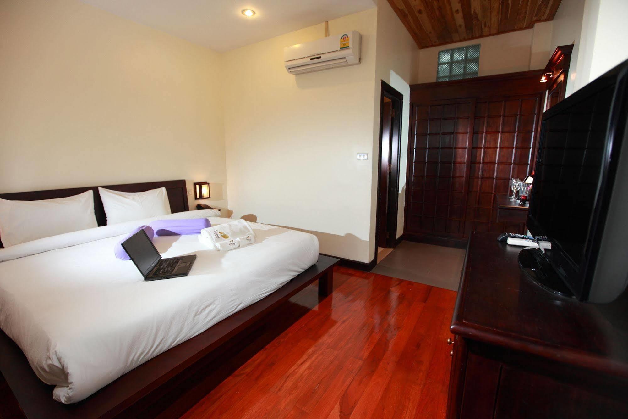 Seasons Riverside Hotel Виентиане Екстериор снимка