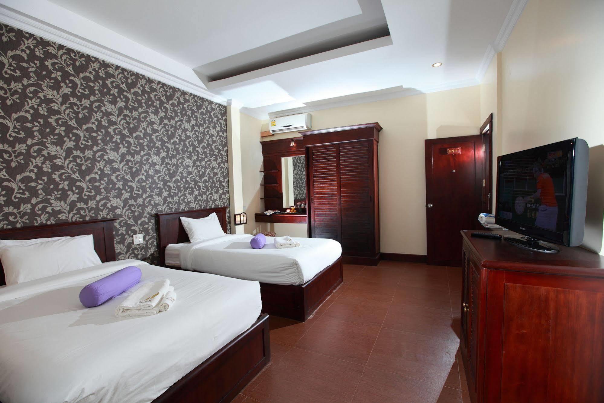 Seasons Riverside Hotel Виентиане Екстериор снимка